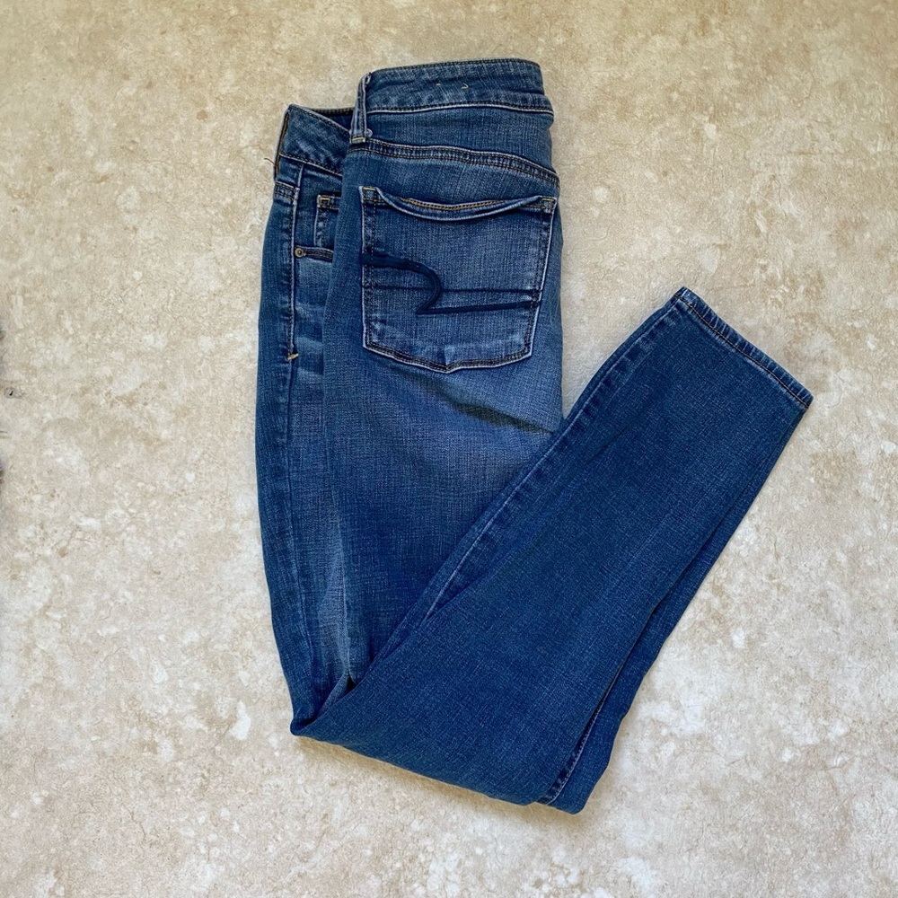AEO super stretch skinny jeans. Size 8.